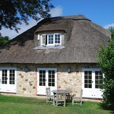 The Lodge: Adorable, Romantic Thatched Cottage 淡水 外观 照片