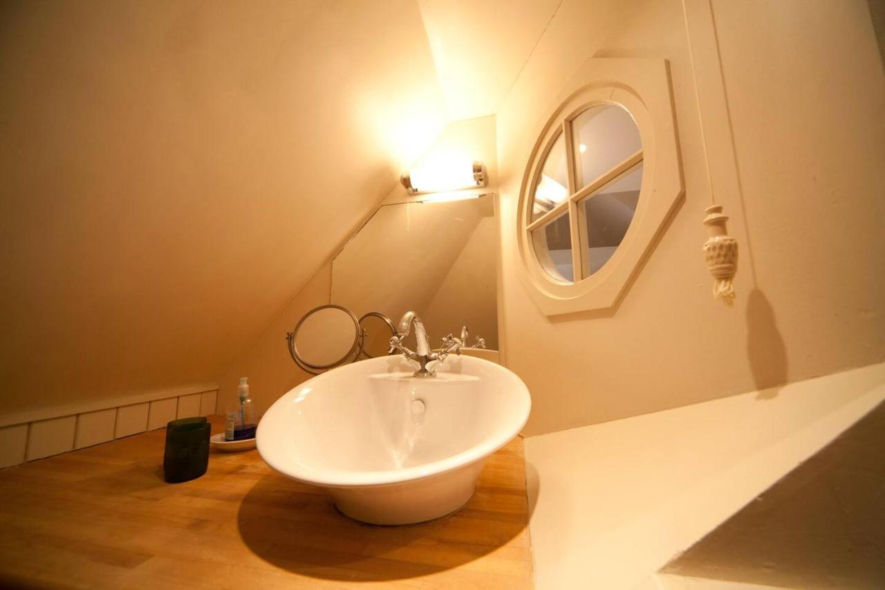 The Lodge: Adorable, Romantic Thatched Cottage 淡水 外观 照片